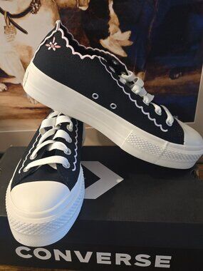 Converse W Chuck Taylor All Star Lift Floral Embroidery Sneakers BLACKPINK Sz 8